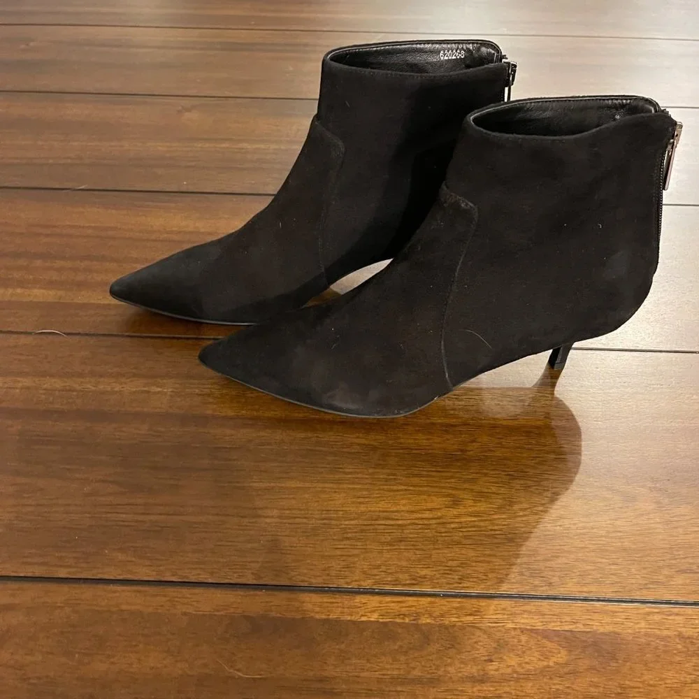 Bruno Magli Women's Leather Stilleto Bootie Heel size 7